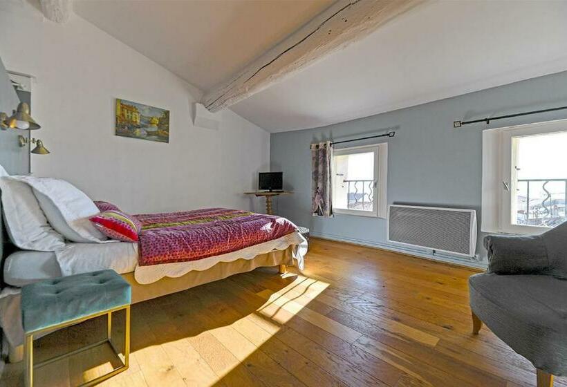 פנסיון Maison Capucine