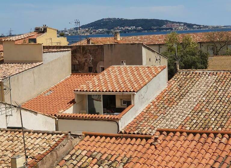 פנסיון Maison Capucine