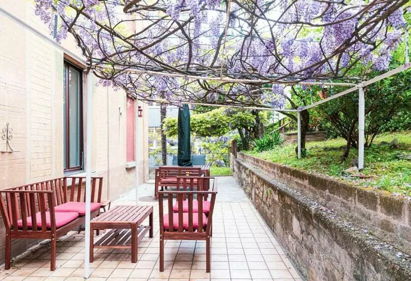 پانسیون Room Gatsby  Your Space With Garden In The City Center