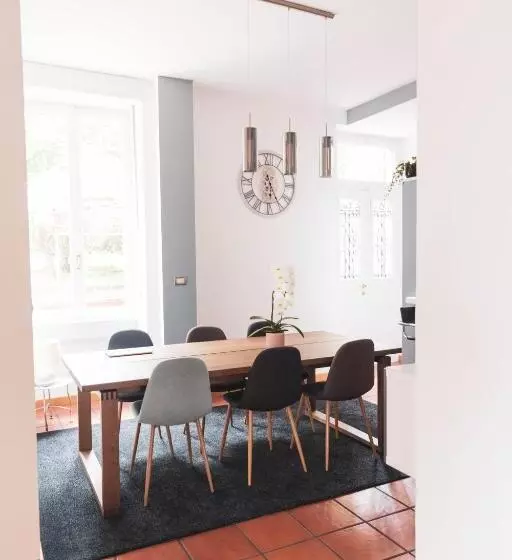 پانسیون Room Gatsby  Your Space With Garden In The City Center