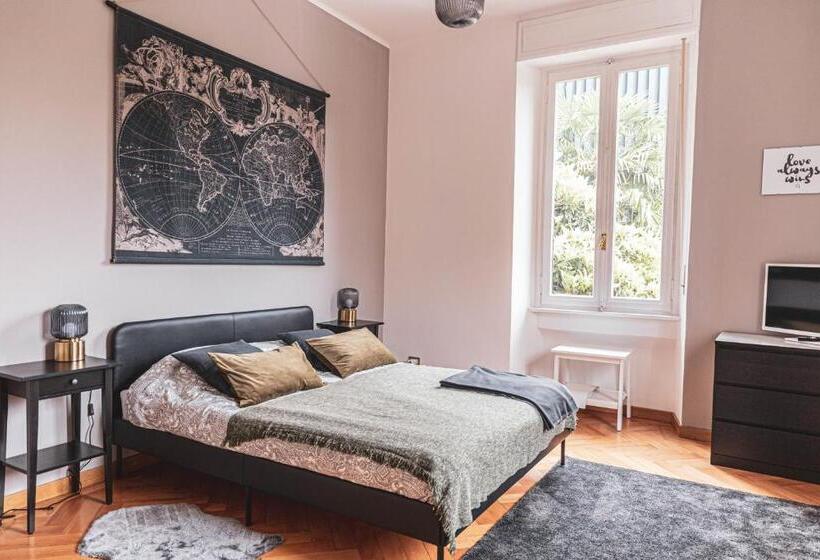 Pensiune Room Gatsby  Your Space With Garden In The City Center