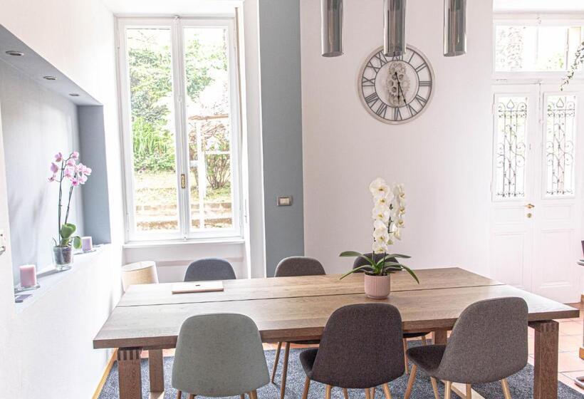 Pensiune Room Gatsby  Your Space With Garden In The City Center