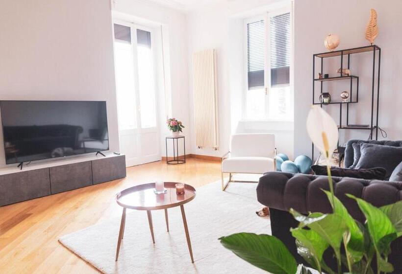 Pensiune Room Gatsby  Your Space With Garden In The City Center