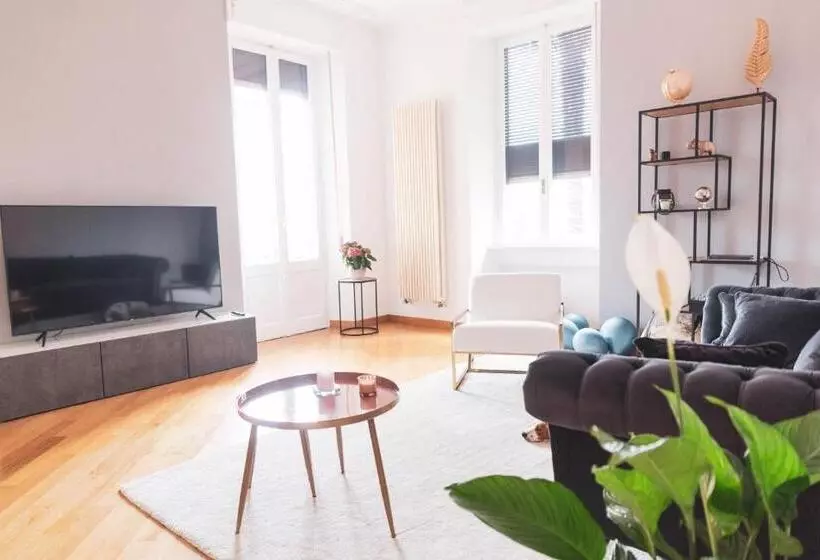 پانسیون Room Gatsby  Your Space With Garden In The City Center