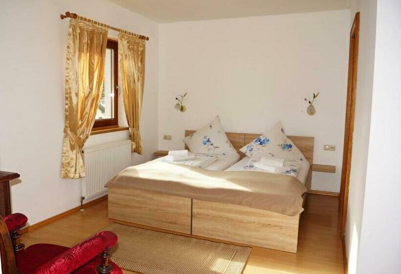 بنسيون The Steakhouse   Guest Rooms