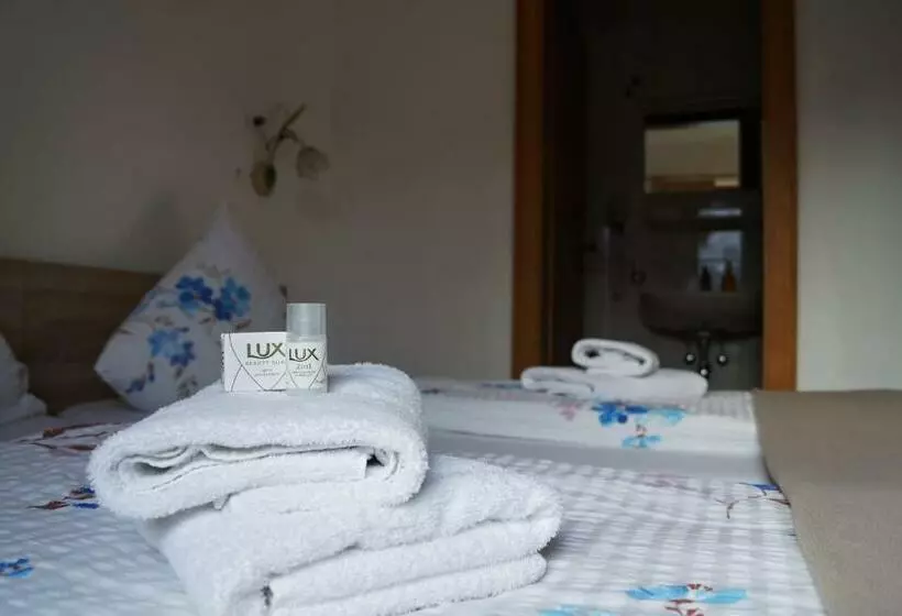 ペンション The Steakhouse   Guest Rooms