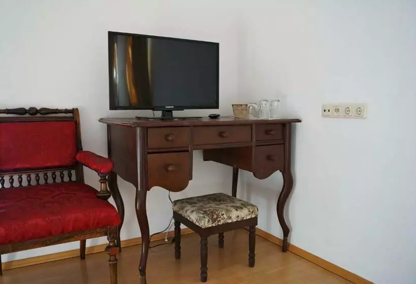 ペンション The Steakhouse   Guest Rooms