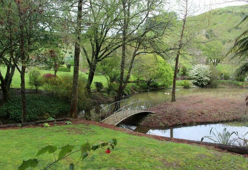 Bed and Breakfast Aramatai Gardens