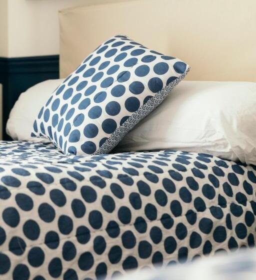 تختخواب و صبحانه Chez Pépé Merle Chambres D Hôtes Au Cœur De Paris