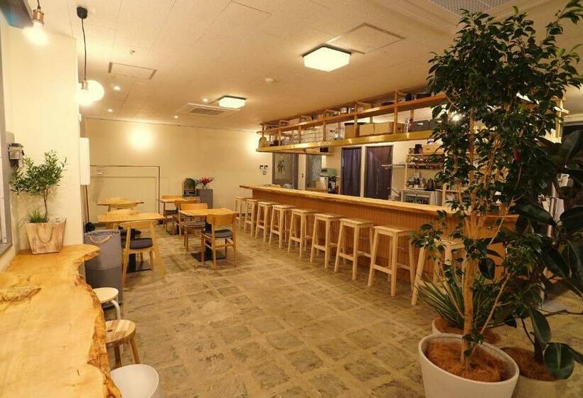 هتل La Union Twin Room With Share Bath Room   Vacation Stay 31448v