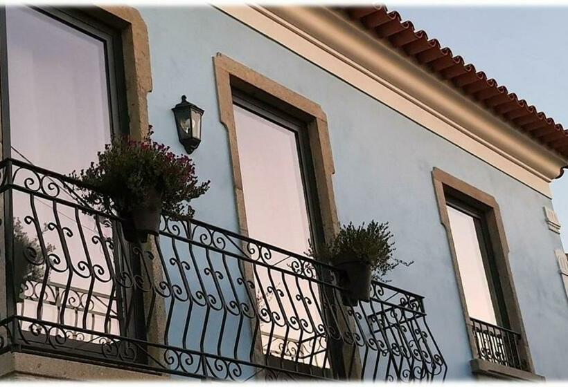 هاستل Alvorada Medieval, Al