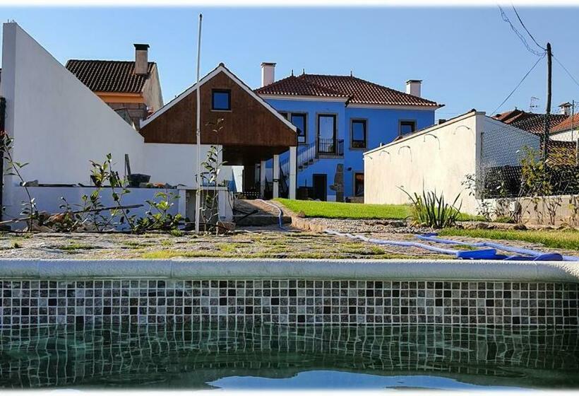 هاستل Alvorada Medieval, Al