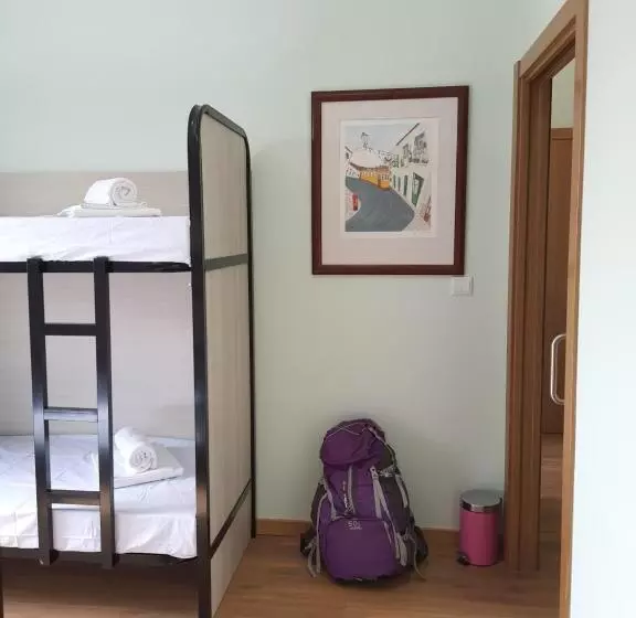 هاستل Alvorada Medieval, Al