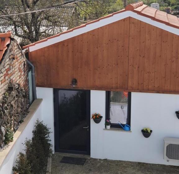 هاستل Alvorada Medieval, Al