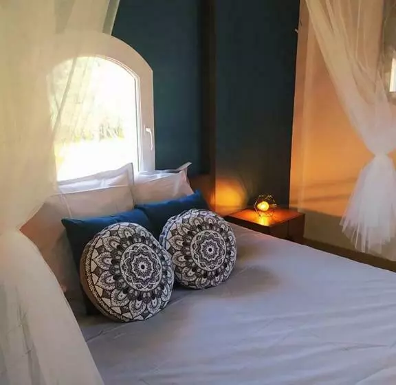 Aamiaismajoitus (B&B) A L Orée Des Pins   Gite Et Spa De 30 M2  Home Cinéma Et Massage En Sup