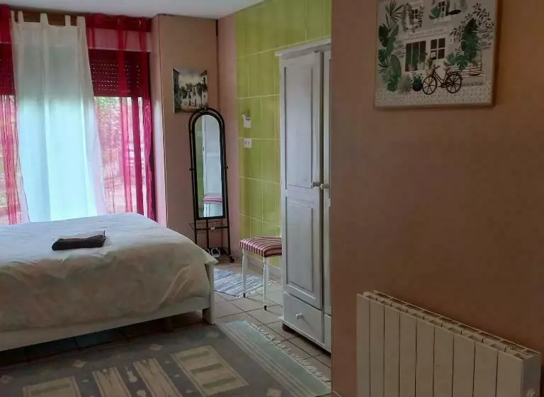 ベッドアンドブレックファースト Chambre Spatieuse Avec Grand Lit