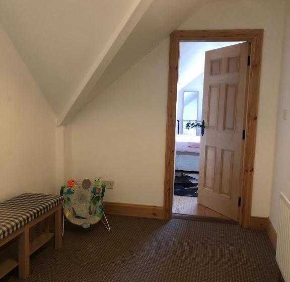 住宿加早餐  Four Seasons House