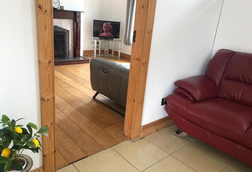 住宿加早餐  Four Seasons House