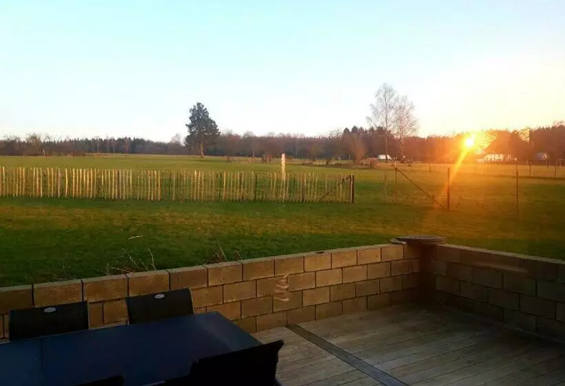 ベッドアンドブレックファースト La Chambre D En Haut