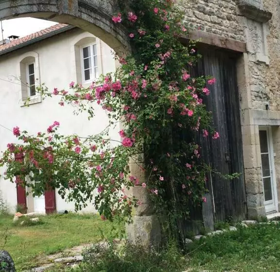 Aamiaismajoitus (B&B) La Grange Aux Dames