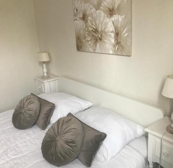 تختخواب و صبحانه Villa Sylvania