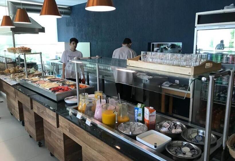 هتل Flat Riviera Com Vista Mar A 150m Da Praia !