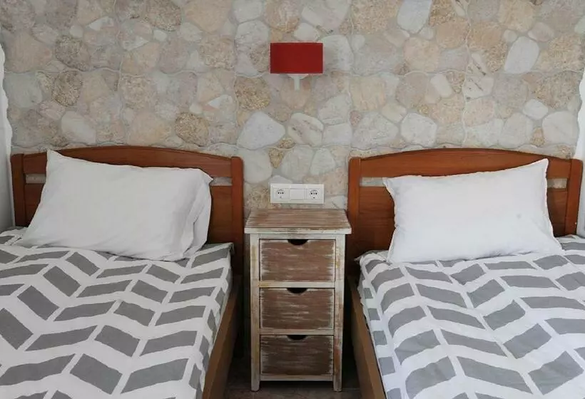 مُتل Pension Subirats Perello