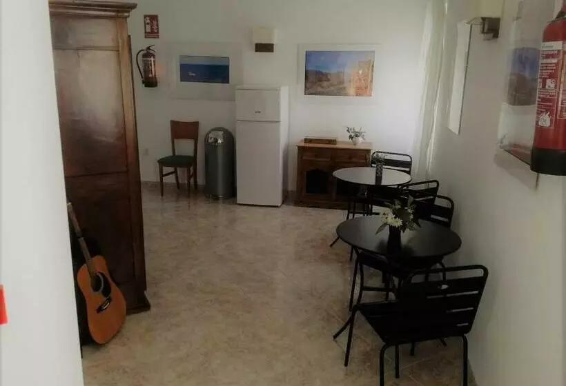 مُتل Pension Subirats Perello