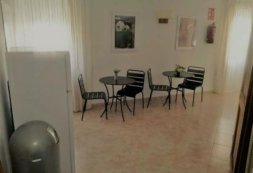 مُتل Pension Subirats Perello