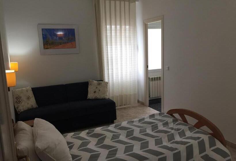 مُتل Pension Subirats Perello