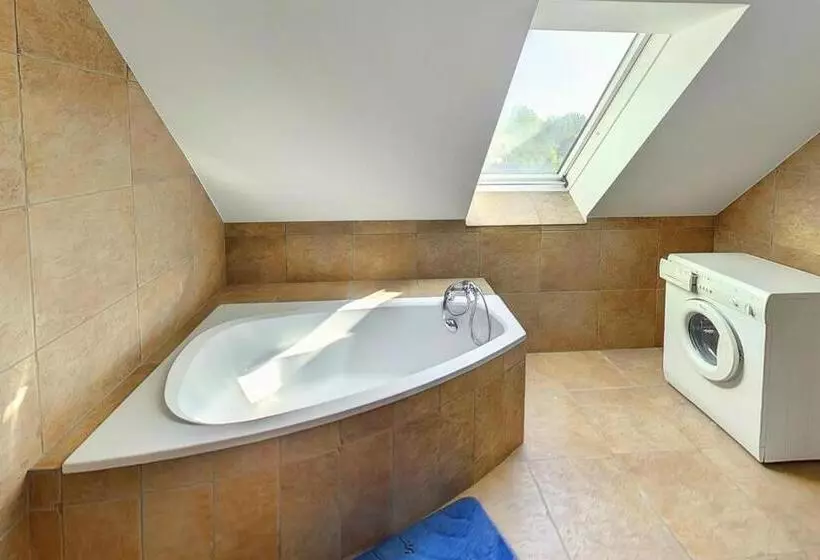 Majatalo Highway House