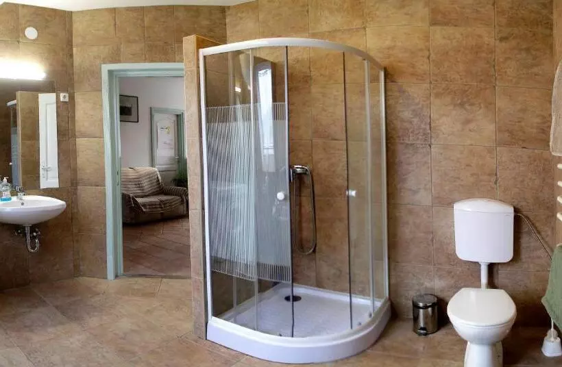 Majatalo Highway House