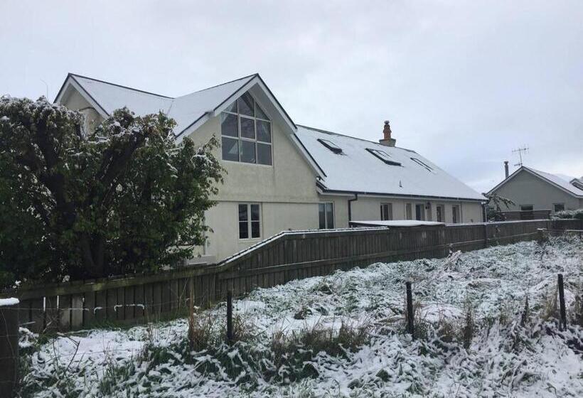 膳宿费 Riverside Retreat