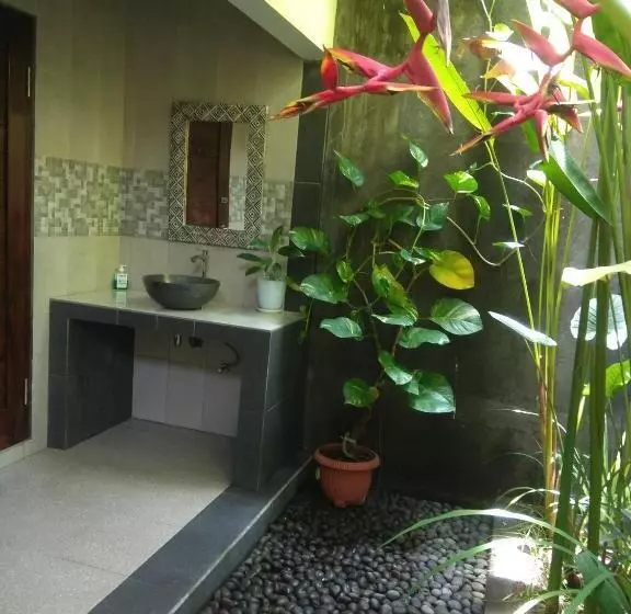 پانسیون Tamiu Guesthouse At Desa Wisata Keramas Near Keramas Surf Beach