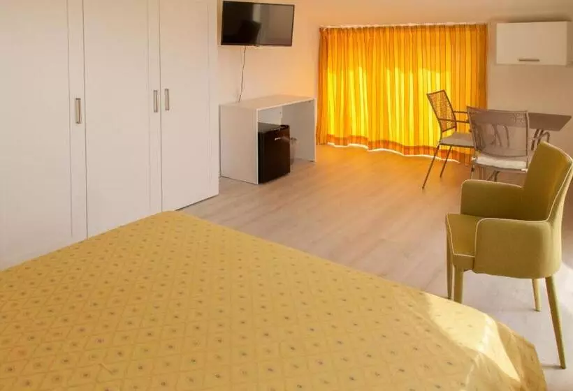 Aamiaismajoitus (B&B) Arco Fiorito