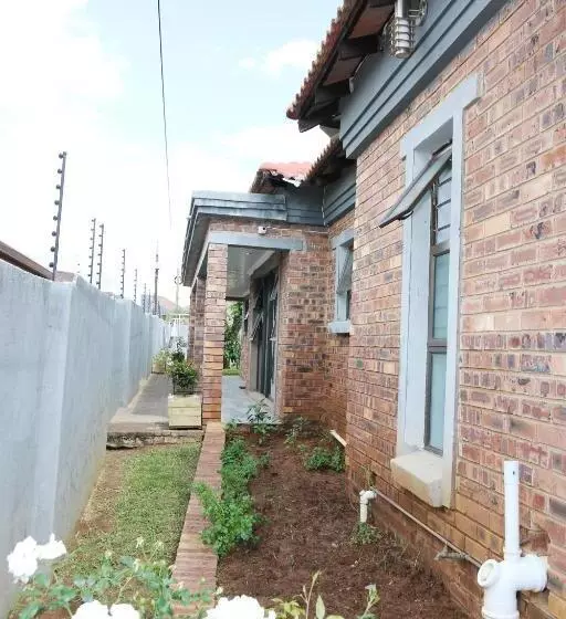 Aamiaismajoitus (B&B) Charis View Guest House