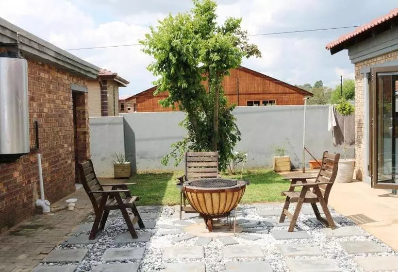 Aamiaismajoitus (B&B) Charis View Guest House