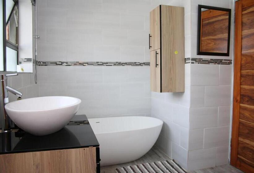 ベッドアンドブレックファースト Charis View Guest House