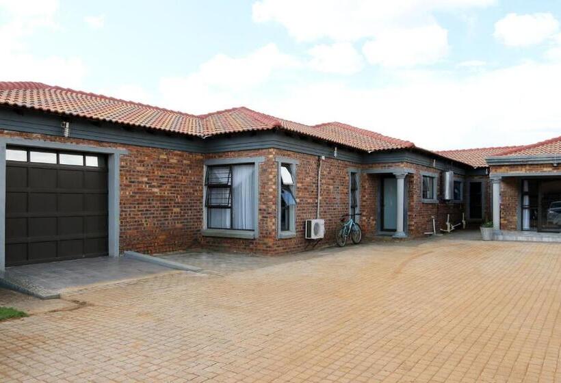 ベッドアンドブレックファースト Charis View Guest House