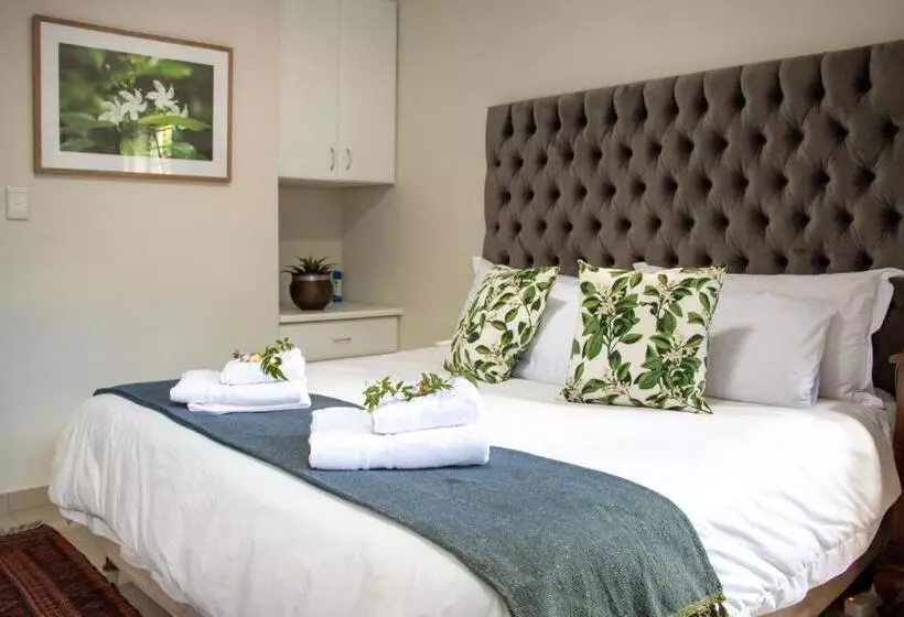 Aamiaismajoitus (B&B) Jasmine Guest Cottage