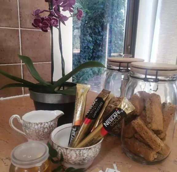 Aamiaismajoitus (B&B) Jasmine Guest Cottage