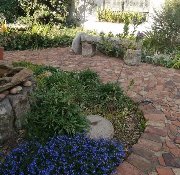 Aamiaismajoitus (B&B) Jasmine Guest Cottage