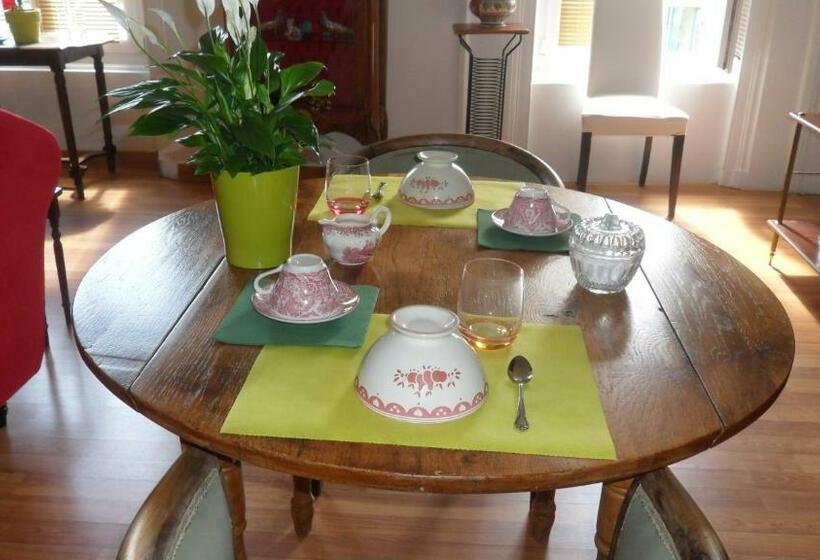 مبيت وإفطار La Chambre De La Boule D  Or