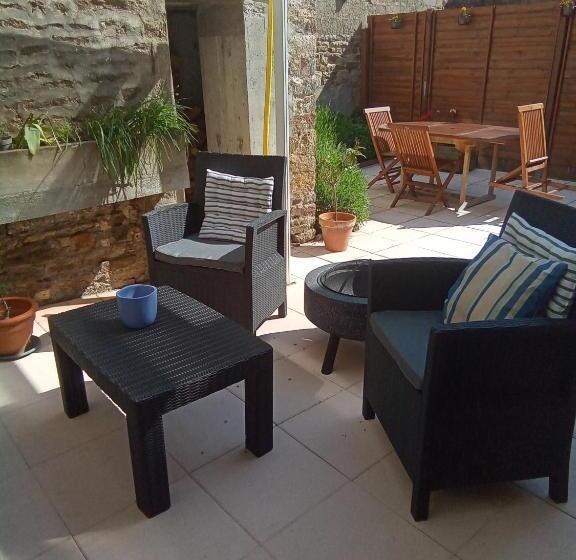 مبيت وإفطار La Chambre De La Boule D  Or