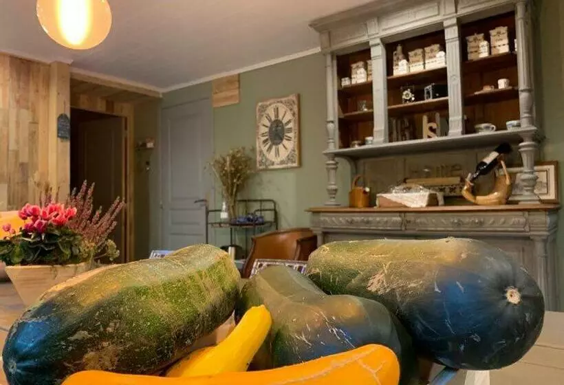 Aamiaismajoitus (B&B) Le Soleil Couchant/chambre D Hôtes