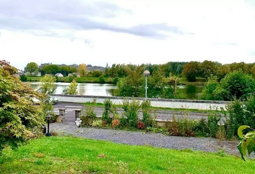 Aamiaismajoitus (B&B) Le Soleil Couchant/chambre D Hôtes