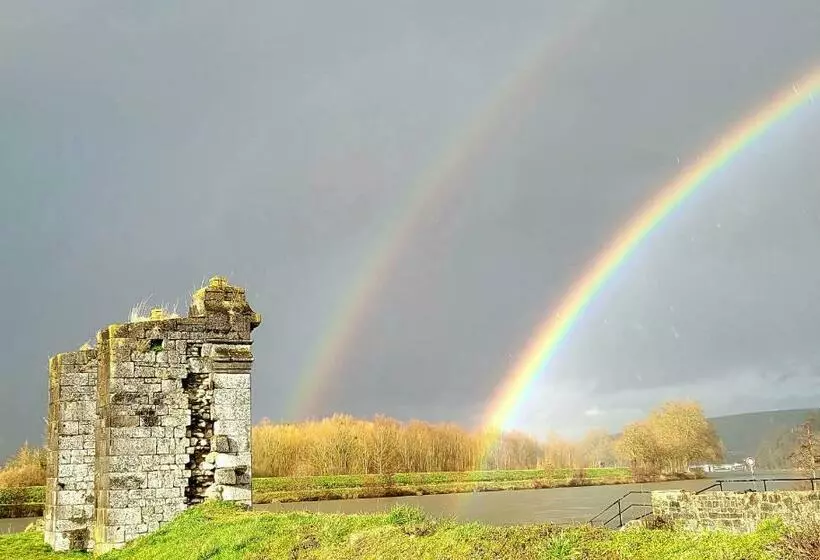 Aamiaismajoitus (B&B) Le Soleil Couchant/chambre D Hôtes