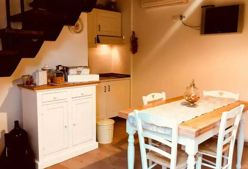 ベッドアンドブレックファースト La Maison Del Borgo