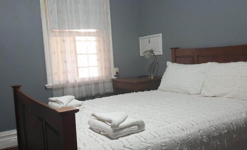 Bed and Breakfast Roseneath Cottage