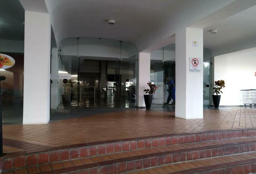 Flat Beira Mar, Olinda 4 Rodas 305